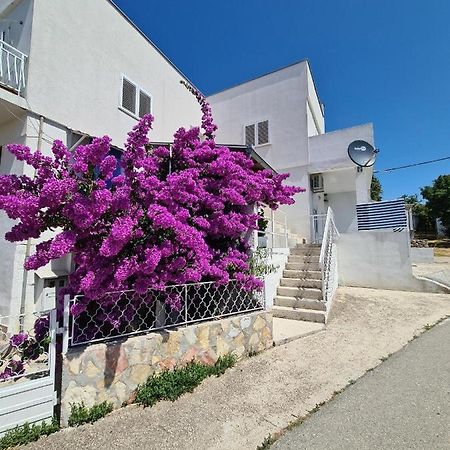 Maslenica-Bougainvillea Экстерьер фото